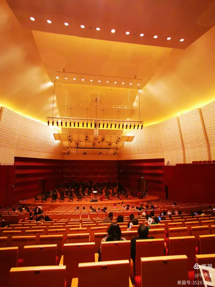 厦门国际会议中心音乐厅是福建省规模最大,档次最高的专用交响音乐厅